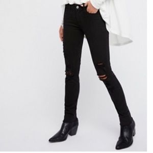 Levi’s 721 High Rise Skinny Jeans.